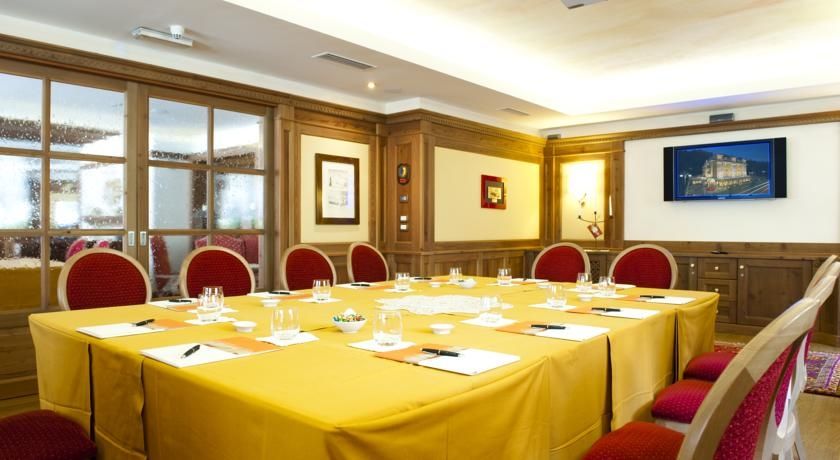 Alpen Suite Hotel Madonna di Campiglio Ngoại thất bức ảnh
