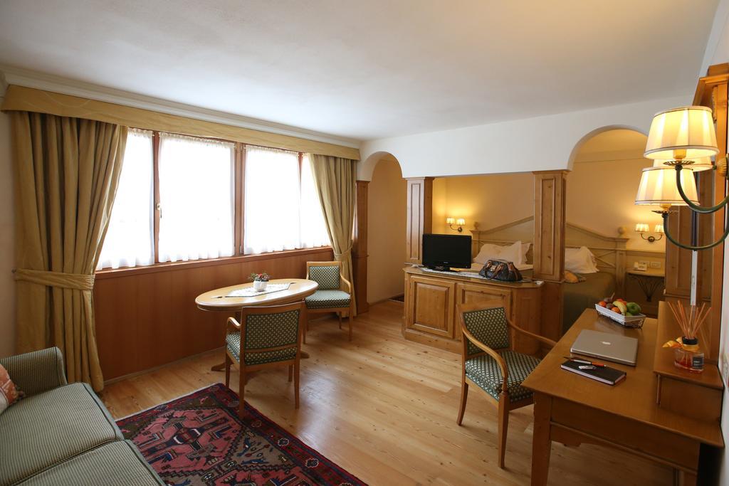 Alpen Suite Hotel Madonna di Campiglio Ngoại thất bức ảnh
