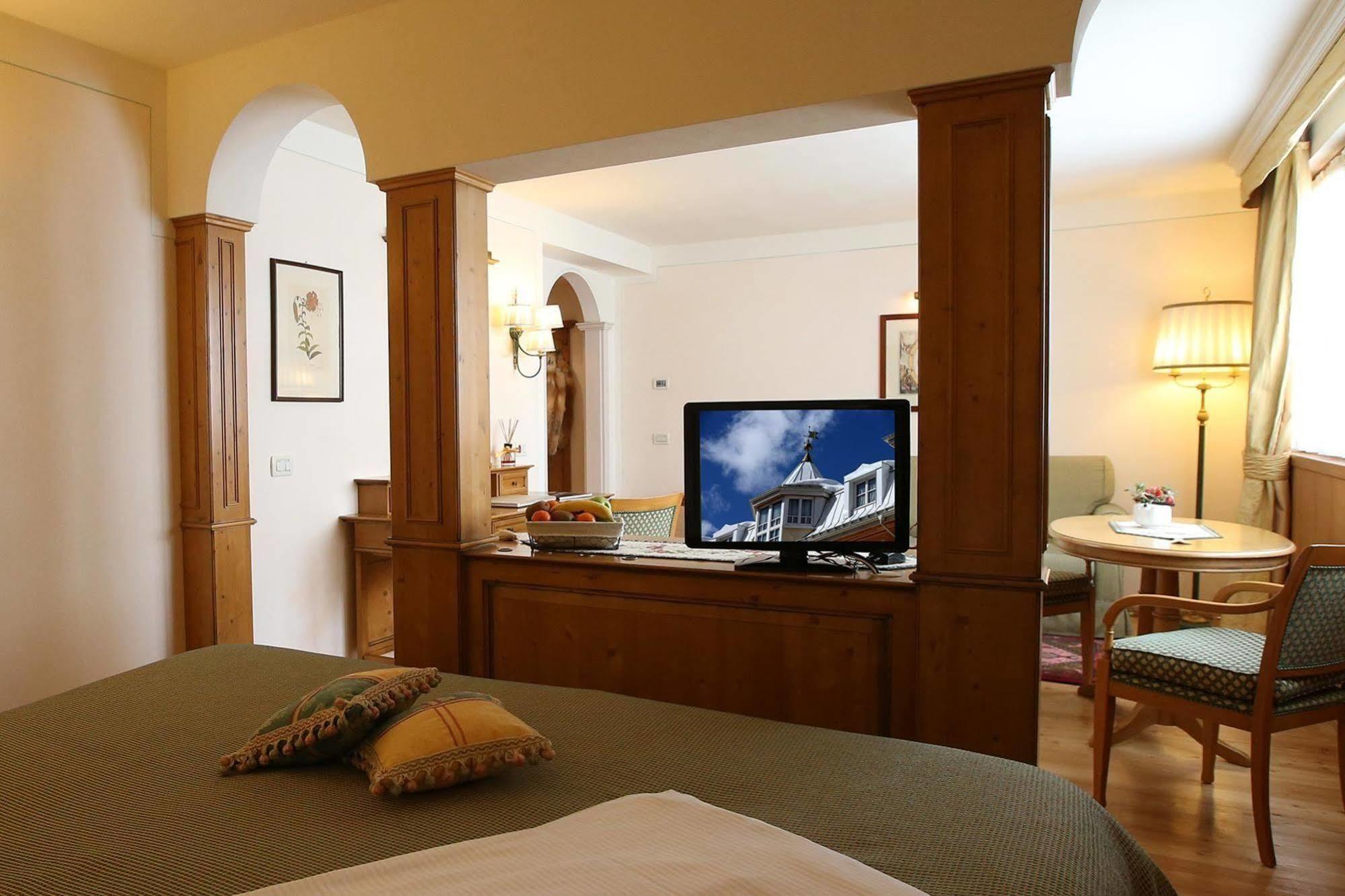Alpen Suite Hotel Madonna di Campiglio Ngoại thất bức ảnh